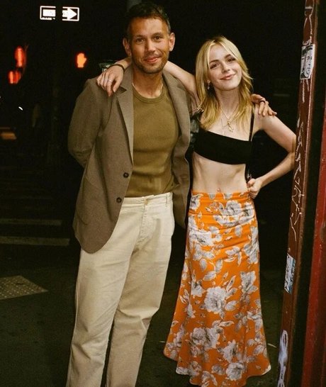 Kiernan Shipka top pornstar images