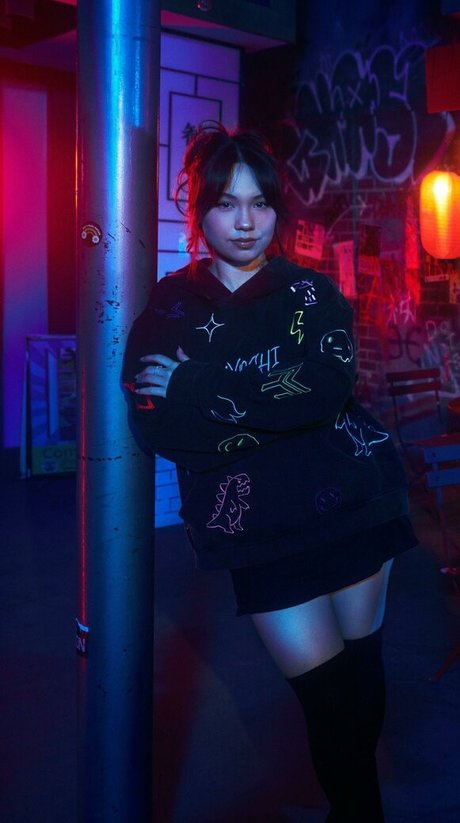 QuarterJade sex pornstar pics