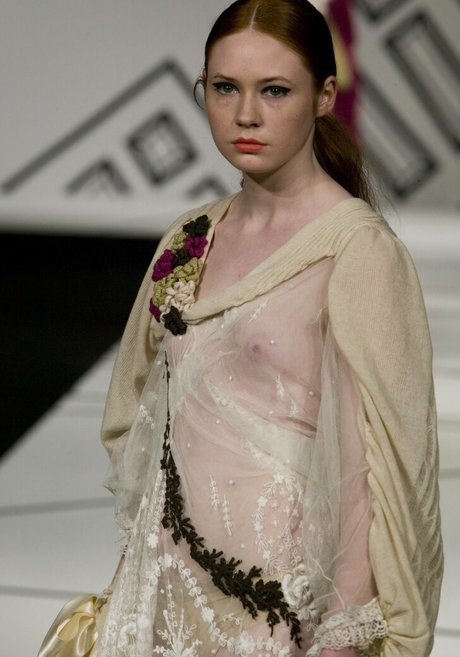 Karen Gillan adult actress image