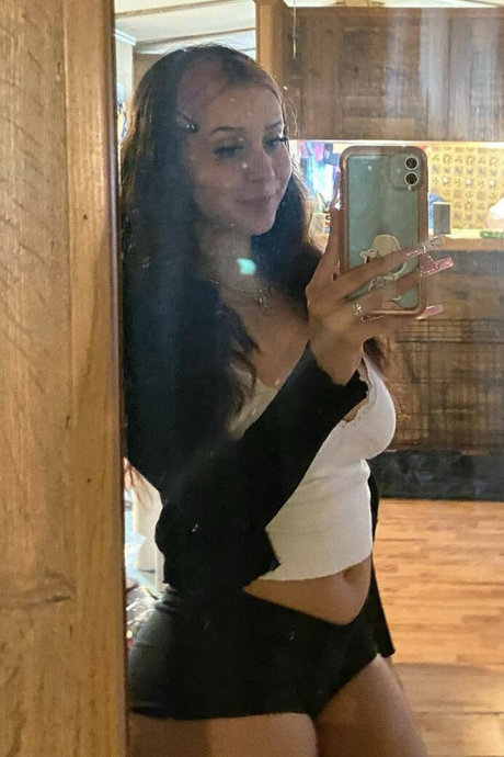 Dayzikayy sexy model photo