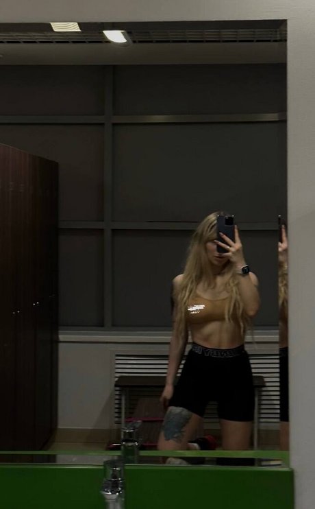 Sorabi porn model pic