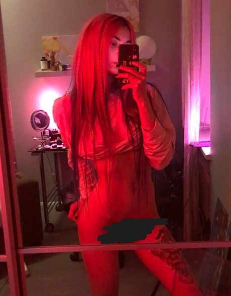 hairy pregnant onlyfans erotic image