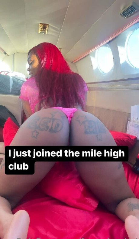 fmereloaded hot actress pics