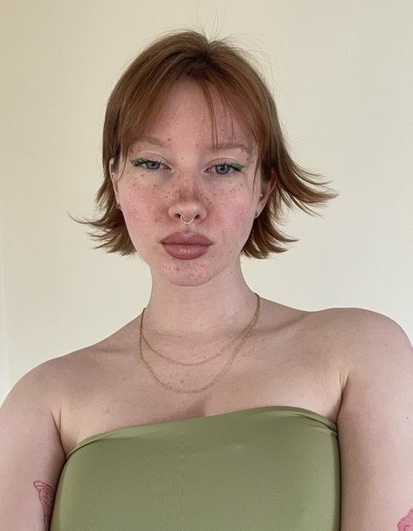 young onlyfans sexy nudes photos