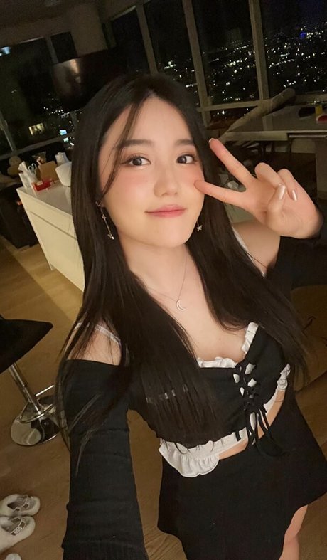 AngelsKimi free model image