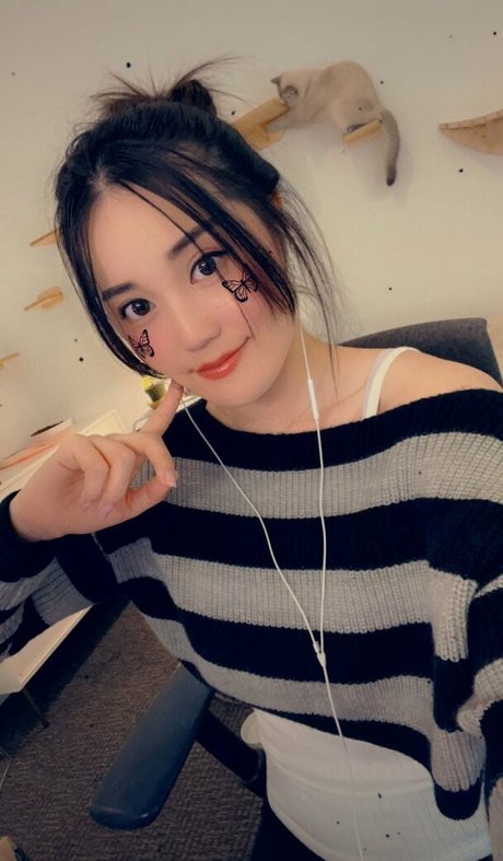 AngelsKimi free model image