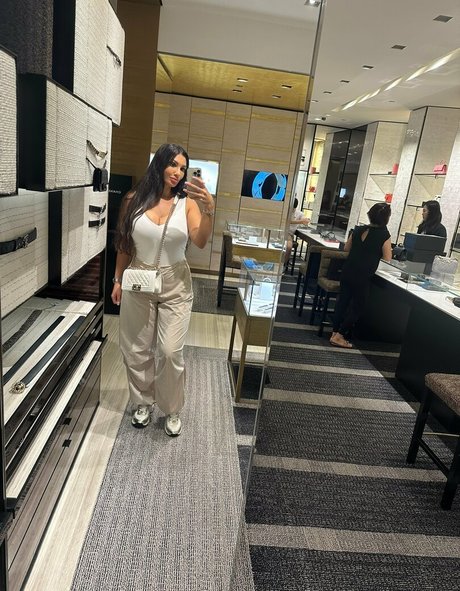 naughtycash erotic pornstar picture