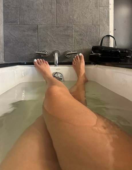 naughtycash model beautiful archive