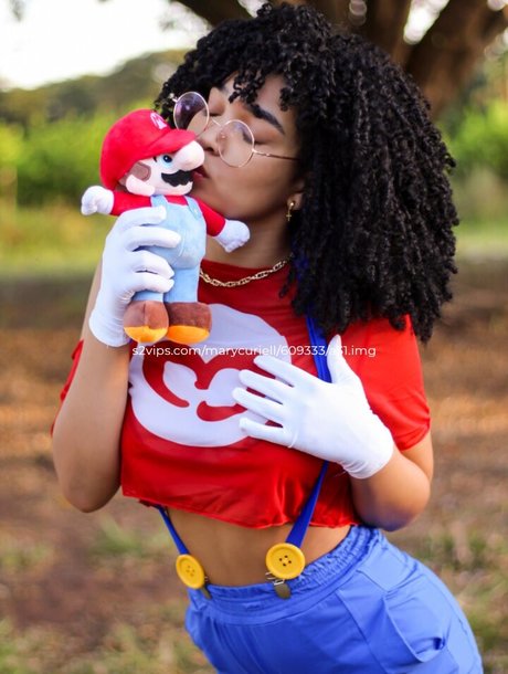 Marycuriell model adult photo