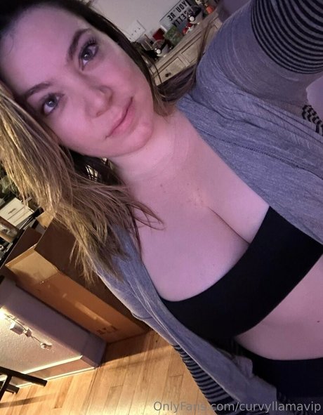 Curvyllama free star picture