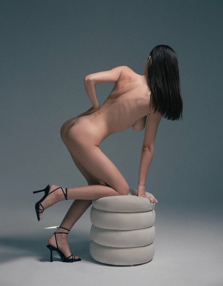 Lina Tsapova beautiful model img