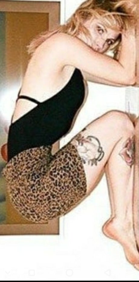 goth threesome onlyfans porn gallery