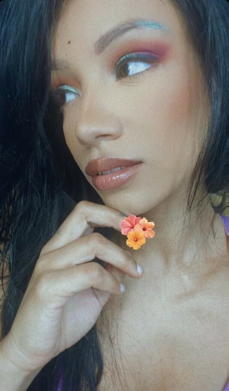 Sasha Banks star sexy pic