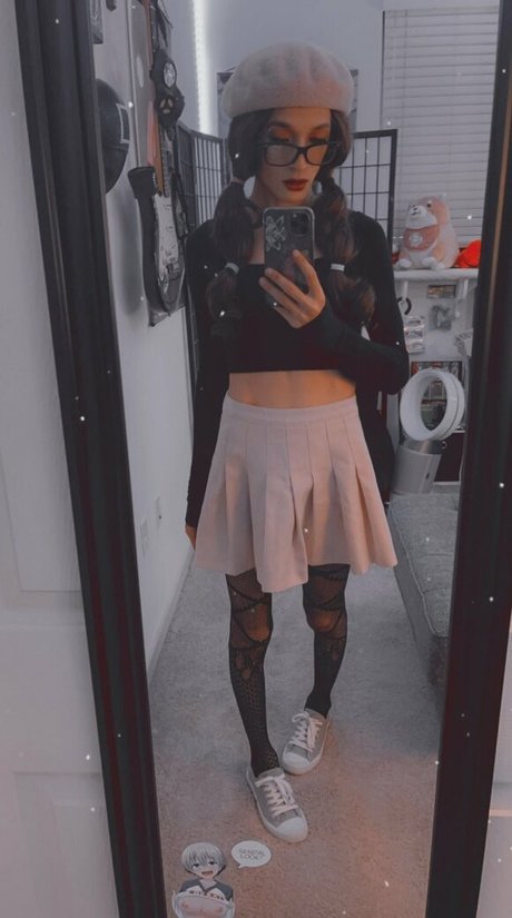 Stormy buns sexy model pics