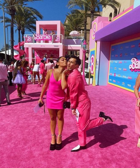 Avani Gregg model hot photo