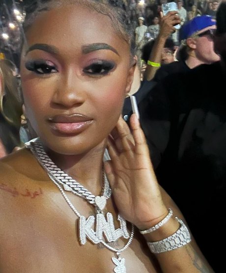 Kaliii exclusive model photo