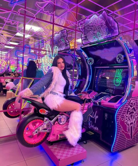 Vivi Wanderley hd model picture