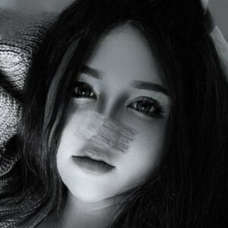 Charlotte LinLin pornographic model pic