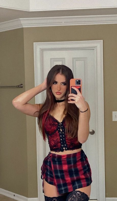 luweazl model adult images