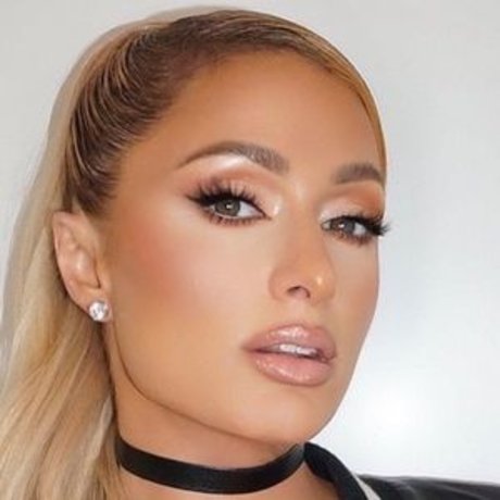 Paris Hilton sexy star photos