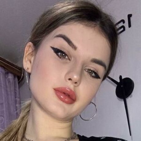 LutealSeat113 best model photo