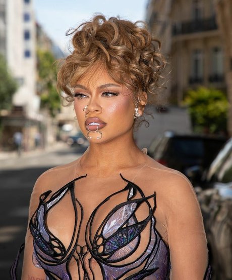 latto777 model art images