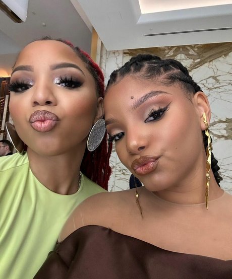 Halle Bailey top star gallery