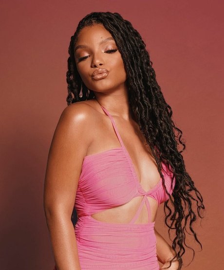 Halle Bailey pornstar nudes pictures