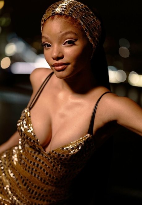 Halle Bailey star high quality photo