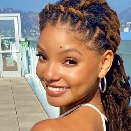Halle Bailey nude actress img