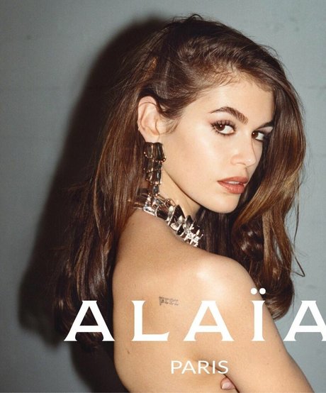 Kaia Gerber erotic star galleries