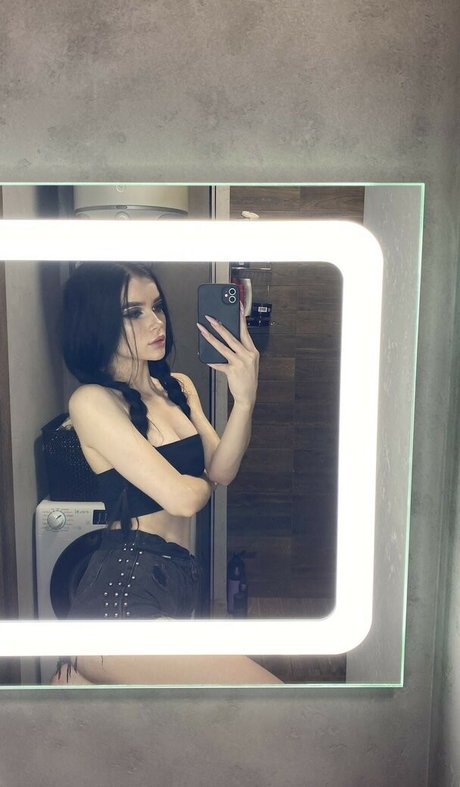 Chrysolite sexy actress picture