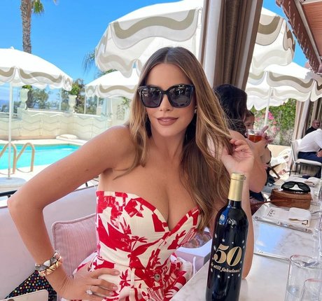 Sofia Vergara star high quality pictures