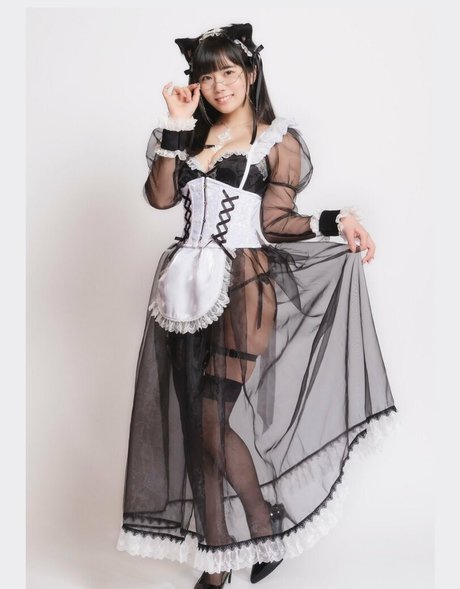 Umi Shinonome top model pics