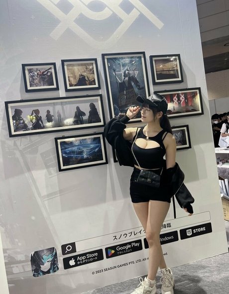 Umi Shinonome pretty actress photo