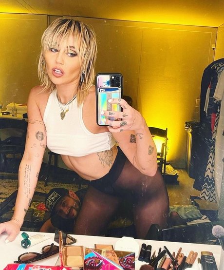 Miley Cyrus top pornstar pics