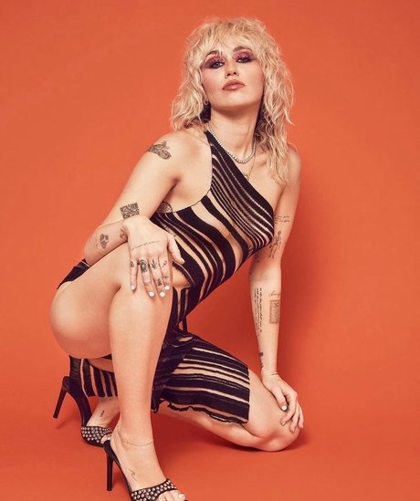 wet pussy onlyfans exclusive photo