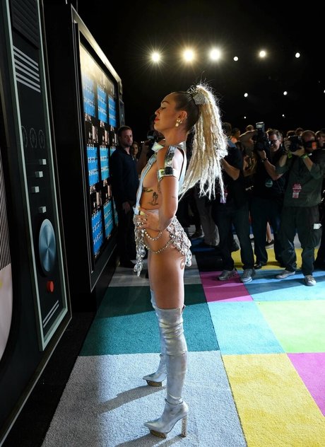 trimmed onlyfans sexy photos