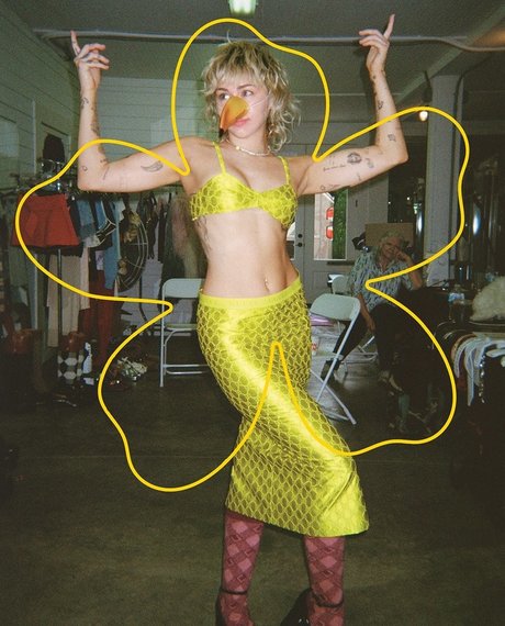 goth threesome onlyfans hd pictures