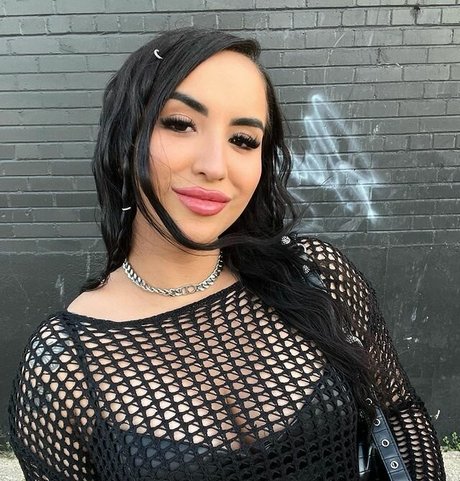 yourfutureexwifey Images