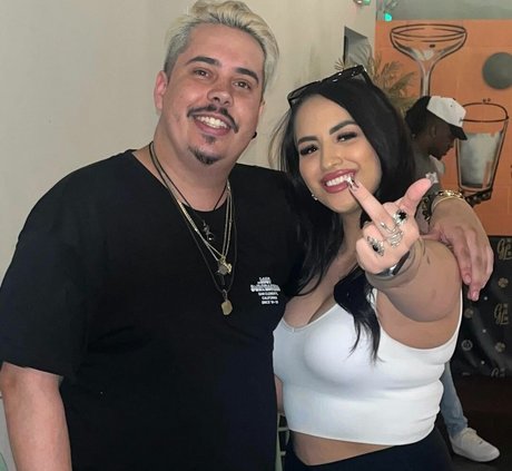 yourfutureexwifey nice model pic