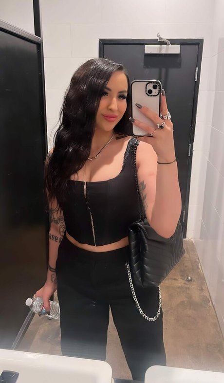 yourfutureexwifey model hd images