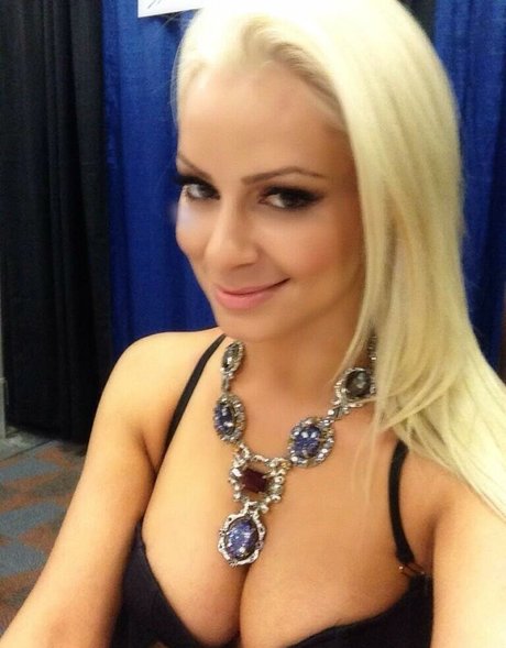 Maryse WWE perfect star img