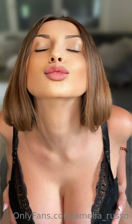 amelia russo naked model pics