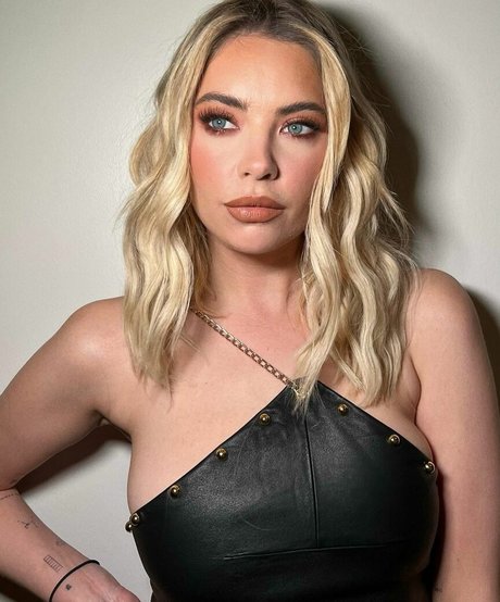 asian shemale onlyfans hot sexy pictures