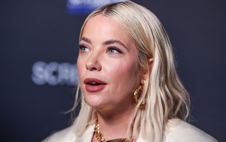 girl on girl onlyfans hot sexy picture