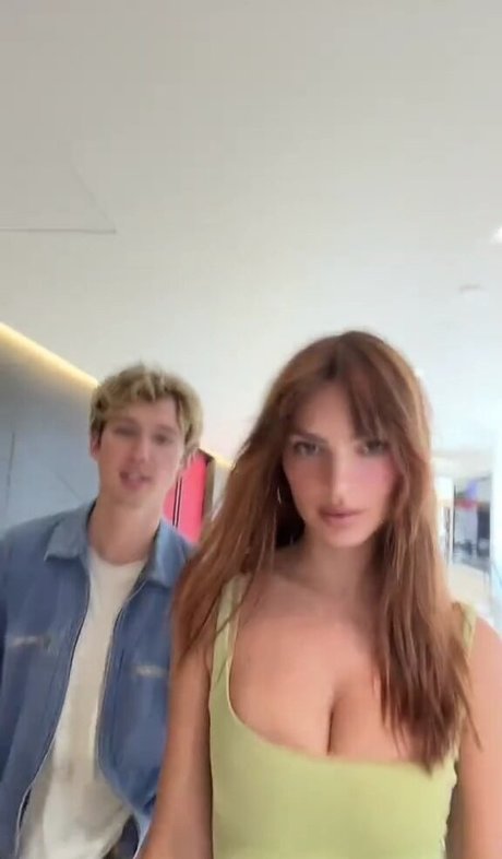 Emily Ratajkowski exclusive actress photo