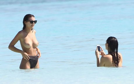 trans teen onlyfans nude picture