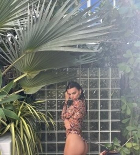 Emily Ratajkowski nudes star pic