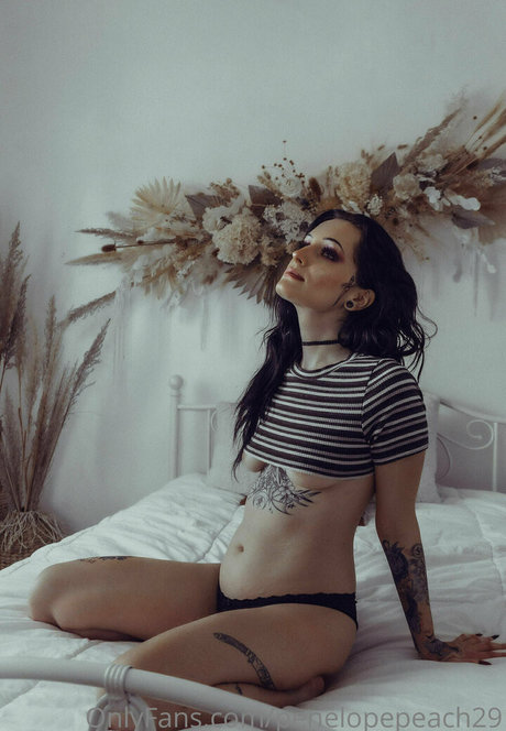 penelopepeach29 pretty actress photo